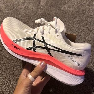 ASICS Women's Magic Speed 3 Carbon Plated Shoes - White and Pink